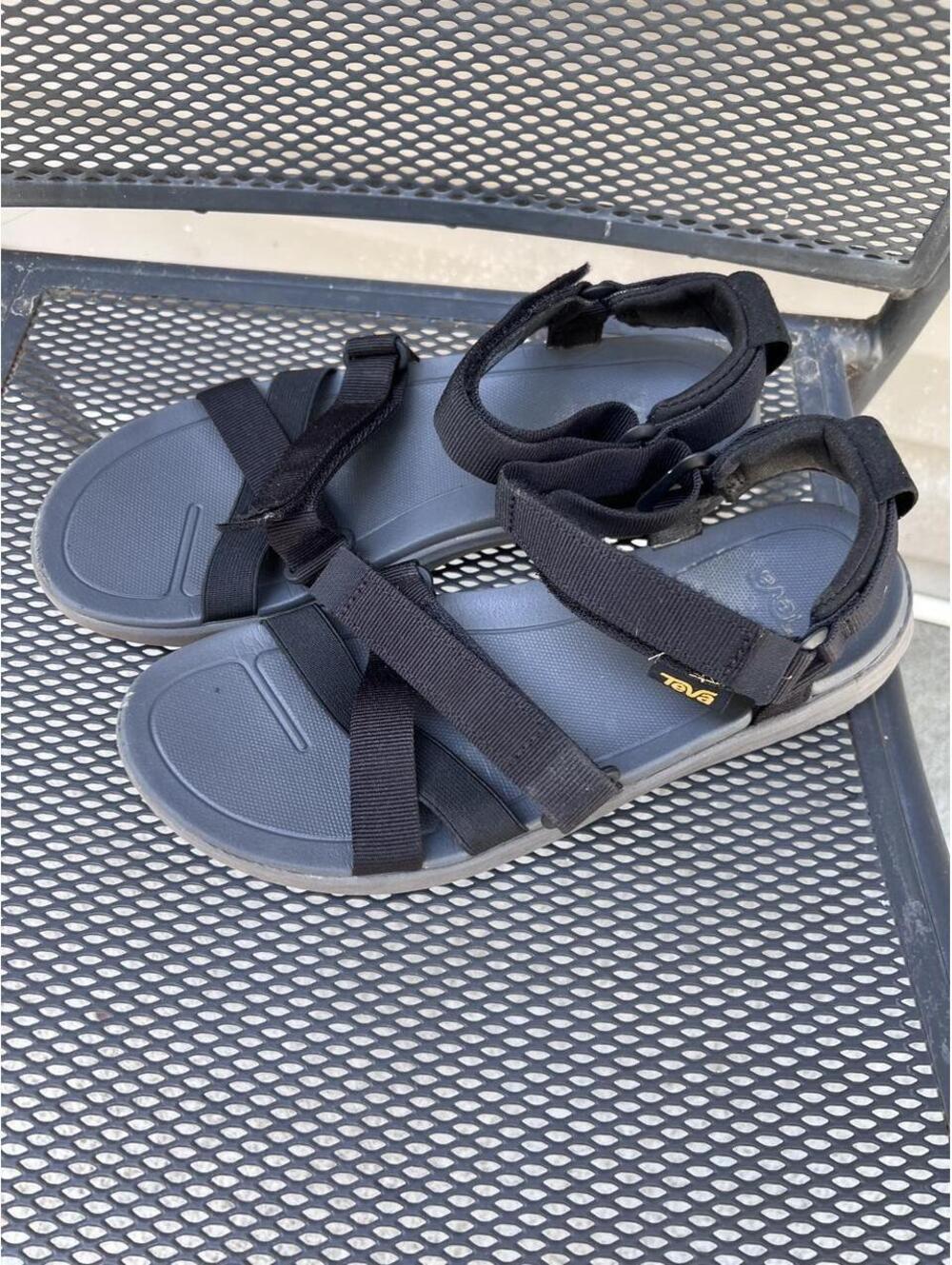 Teva Women's Black and Navy Adjustable Strap Sandals Size 9 - Good Condition